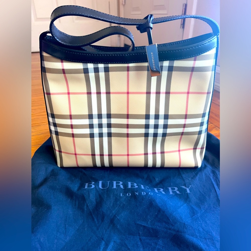 Burberry London Leather-trimmed Nova Check Shoulder Bag